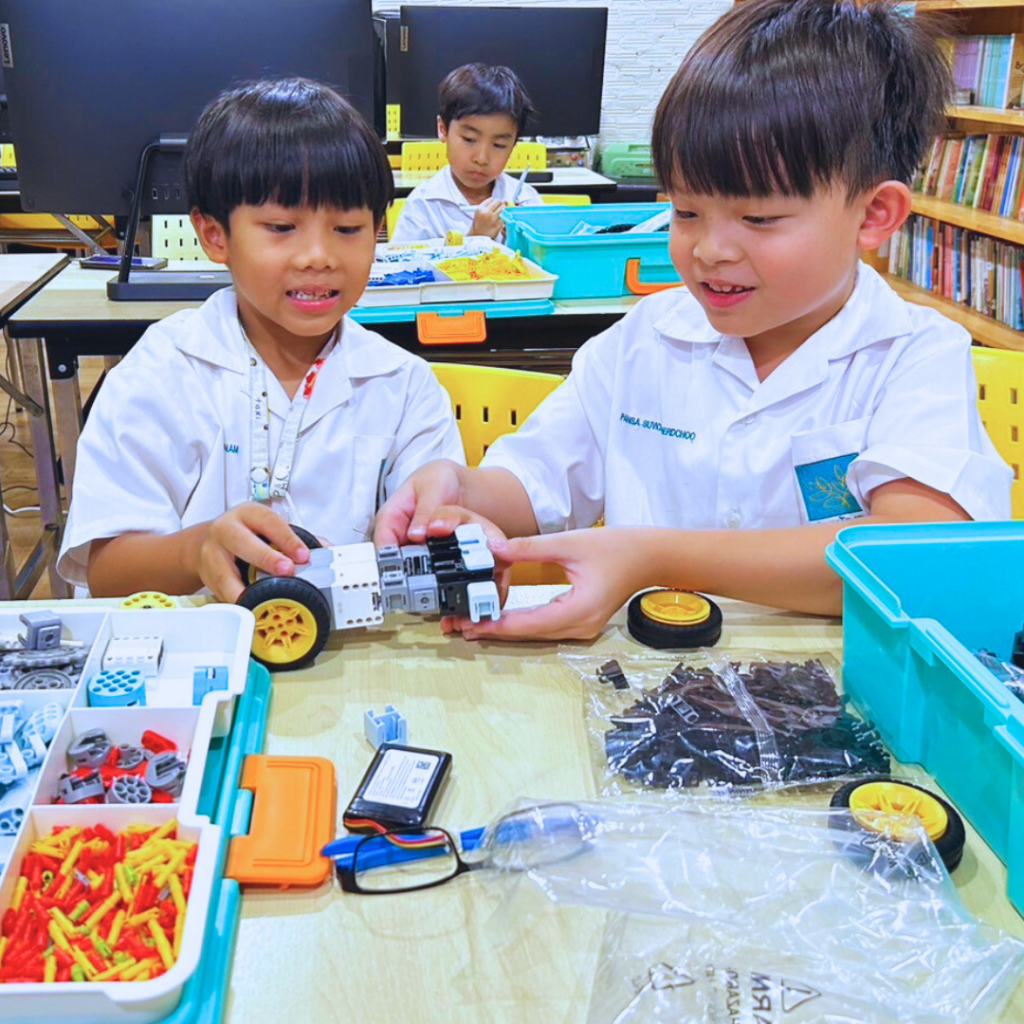 Future Ready Education : AI Robotics Coding – Plookpanya School